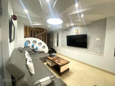 45m2, đường xe tải 8m, 6 tầng, trường sa, p12, q3. duy nhất 1 căn bán ở khu vực