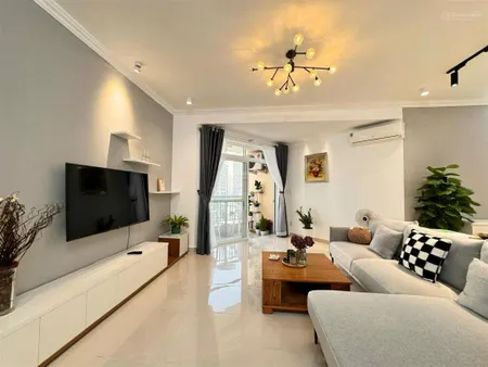 Cần tiền bán gấp căn hộ sky garden 2, pmh, q7, lầu cao, view thoáng mát mẻ, nhà mới, 0911 090 ***