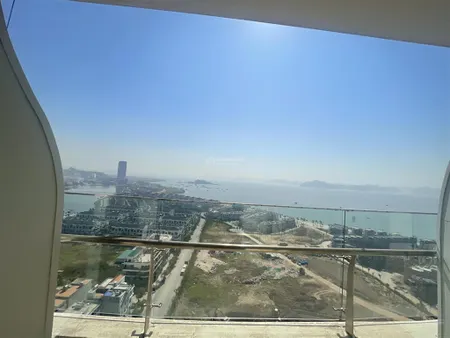 Chính chủ cần bán căn studio tầng cao cắt lỗ view trực vịnh biển hạ long, giá tốt nhất thị trường