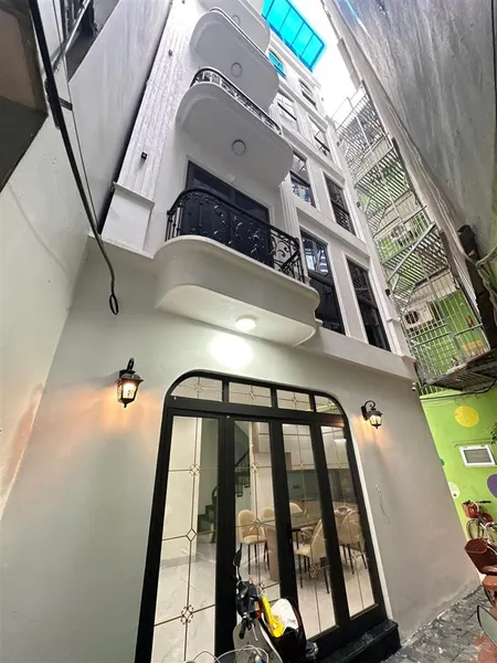 Nhà mới đỗ đức dục 30m2, 6 tầng, thang máy, giá 6.5 tỷ ( full nội thất )