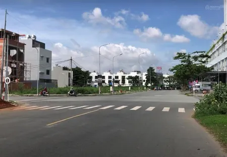 Chủ đang cần tiền công việc kinh doanh, cần ra gấp lô đất ngay kdc bầu xéo, 95m2, giá chỉ 1 tỷ 8.