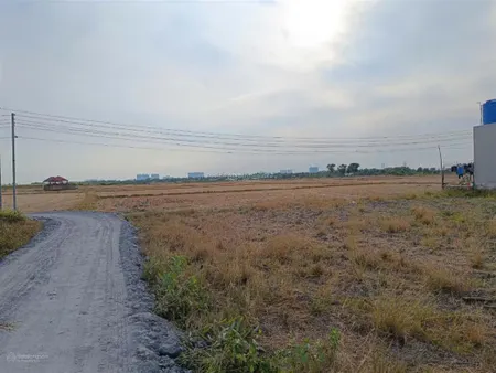 Chính chủ bán đất 520m2/1.8tỷ xã phú hữu cách phà quận 2 chỉ 2km. đường xe hơi, khu dân cư, shr
