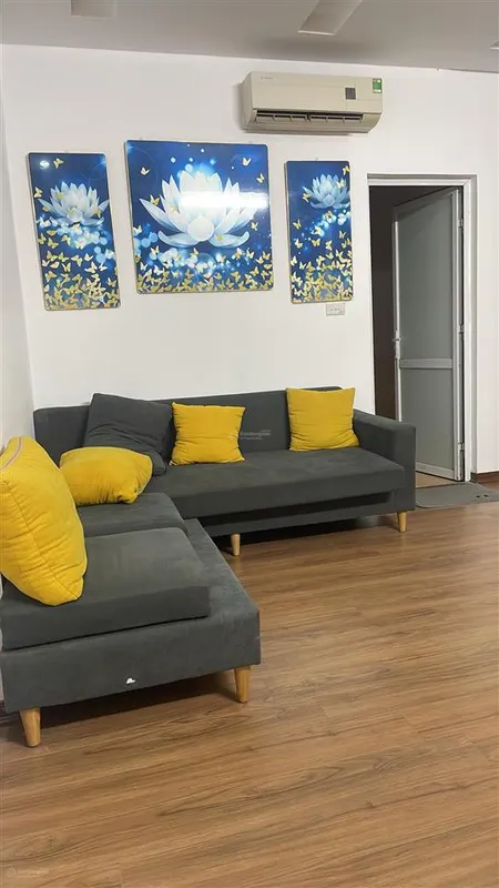 Duy nhất 01 căn giá rẻ nhất long biên 2 ngủ 2 vệ sinh có sổ đỏ không mất phí môi giới