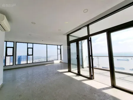 Bán penthouse an gia skyline giá 8,3 tỷ full nội thất, diện tích 150m2 view sông và quận 1