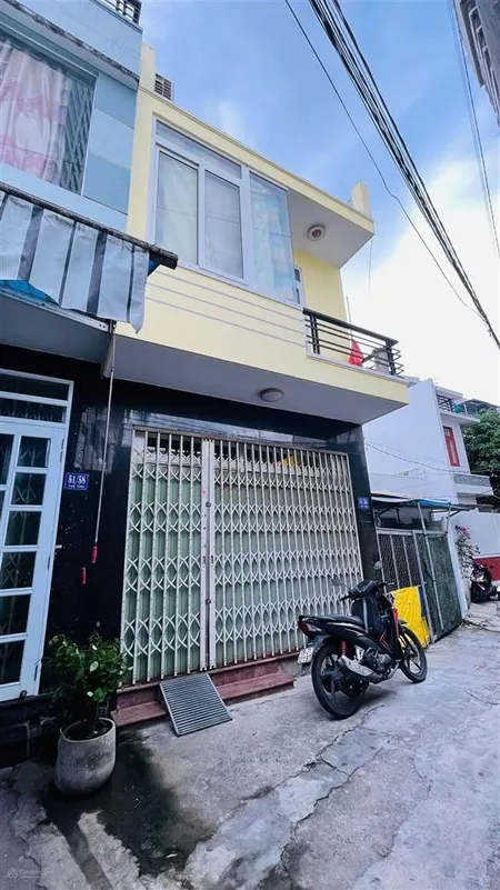 Nhà 5,5 tỷ hẻm lộc thọ khu phố tây nha trang cách biển 300m