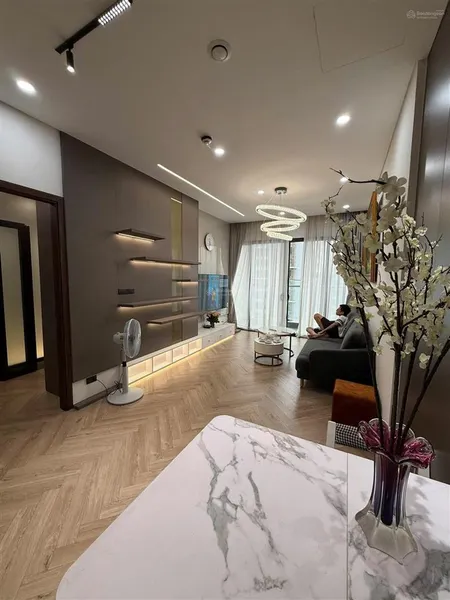 60b nguyễn huy tưởng. chủ nhà gửi bán căn góc 3pn. 2vc. dt 103m2. tầng trung gía 7.8tỷ thiện chí