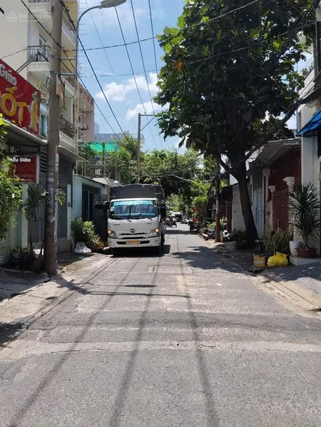 Bán tòa nhà chdv 5 tầng * 120m2 hẻm kinh doanh 7m thông gần sân bay gat3