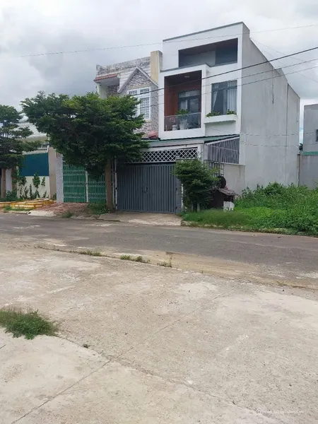 Bán 300m2 đất thổ cư nằm ngay Chợ Chơn Thành, Bình Phước. LH 0335247518 (Tin Hết Hạn)