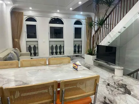 Chính chủ cần bán riêng yên hoà 9 tỷ, 45m2, 5 tầng. siêu phẩm 2 nhà ra phố yên hoà sầm uất