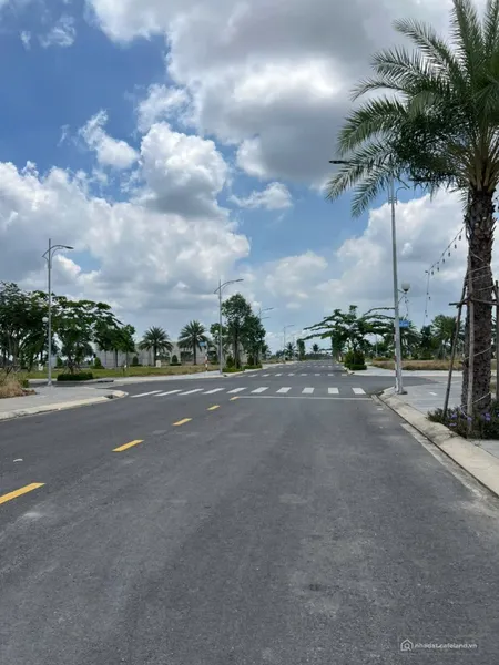 Đất nền giáp Bình Chánh sổ sẵn, hạ tầng tiện ích đã hoàn thiện. Giá chỉ 2 tỷ