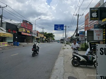 BÁN NHÀ 3 TẦNG – MẶT TIỀN ĐƯỜNG DT747B – KINH DOANH SẦM UẤT – TÂN PHƯỚC KHÁNH