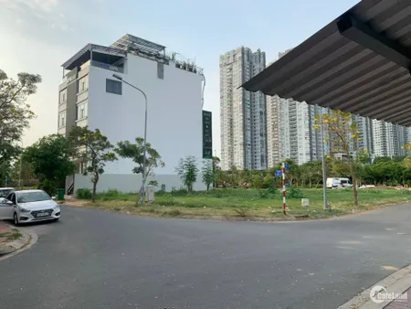 đất góc 5 và 8 khu nam long Trần Trọng Cung Phường Tân Thuận Đông Q7. DT 12x24m (Tin Hết Hạn)