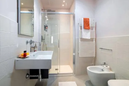 bán gấp căn nhà ngay Quốc lộ 13, gần Vạn Phúc City (Tin Hết Hạn)