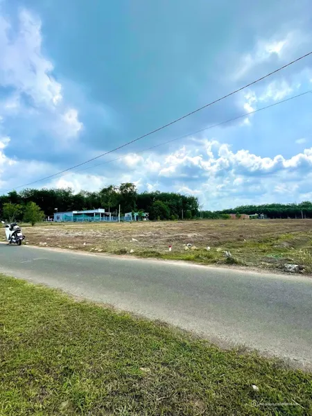 CẦN BÁN NHANH 1500M2 ĐẤT Ở THỊ XÃ NGAY CHỢ, UỶ BAN DÂN CƯ ĐÔNG. GIÁ 150 TRIỆU (Tin Hết Hạn)