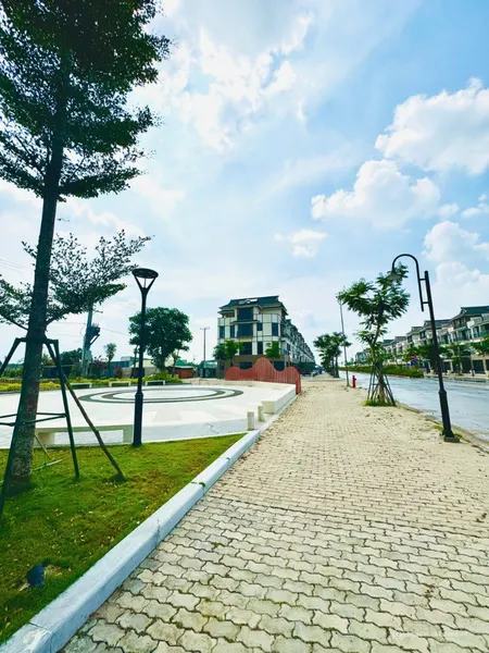 Đi định cư nên cần sang nhượng lại lô đất thổ cu SHR cách Vinhomes Long An 200m (Tin Hết Hạn)