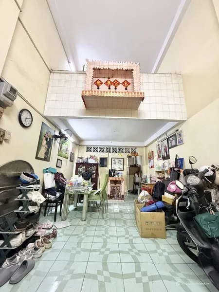 TT Quận 5 gần MT -40m2- 3 tầng 5PN .