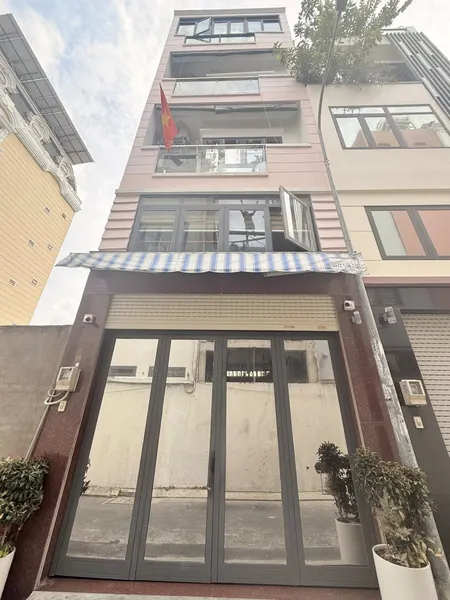 ĐẸP NHƯ NGỌC TRINH - TÂN BÌNH - LẠC LONG QUÂN, 55m2, 5 tầng, siêu xe ngủ nhà, giá bất ngờ.