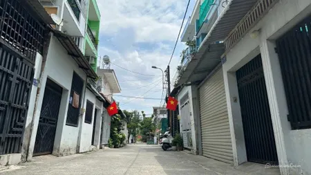 Cần bán gấp nhà 3 tầng Đường Trường Lưu, Long Trường, HẺM Ô TÔ RỘNG 6M, 4 tỷ X (Tin Hết Hạn)