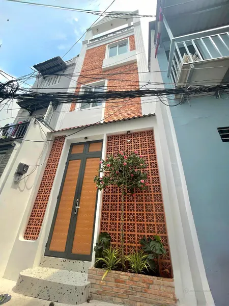 Nhà đẹp 4 tầng 5PN - 39,3m2 (3.8 x 12) - Khánh Hội. Chỉ 6,5 tỷ (Tin Hết Hạn)
