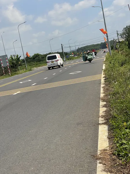 Đất 2 mặt tiền đường lộ lớn