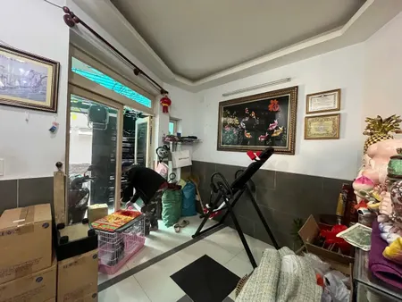 dòng tiền gần 1 tỷ, 5 tầng kiên cố, vị trí SIÊU ĐỈNH, Mặt tiền Nguyễn Trọng Tuyển