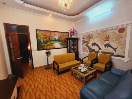Chùa Láng 50m siêu hiếm, ô tô vào nhà, kinh doanh, 2 thoáng