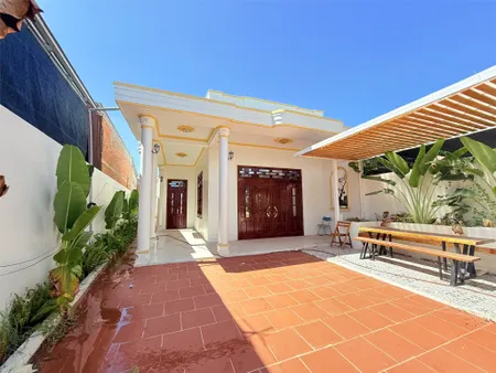 NHÀ ĐẸP - GIÁ ĐẦU TƯ- CHÍNH CHỦ  Cần Bán Căn Nhà Phố Xã Cam Thành Bắc, Cam Lâm, Khánh Hòa