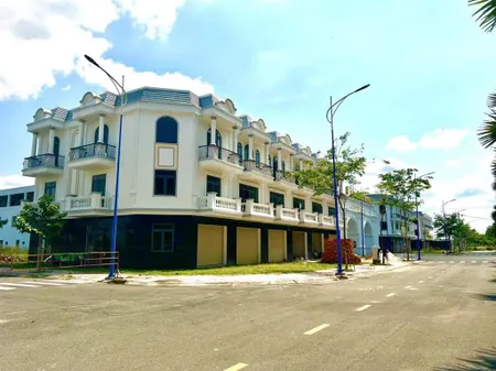 Cặp siêu phẩm nhà phố kế góc đẹp tuyệt, mua 3tỉ3 nay bán 2tỉ450/căn, chủ ngộp lắm rồi anh chị ơi