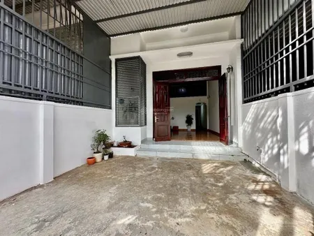 Nhà gác lửng mặt tiền d10 thôn 4 eatu gần trường cao bá quát giá 2.1 tỷ