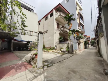 Bán đất ngõ 76 tân thuỵ lô góc đường oto 7c thông. dt90m2,mt6m. giáthương lượng