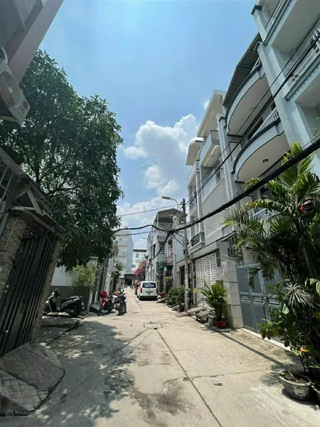 Hiếm 1/ cây trâm ngay công viên làng hoa 8x17.2m giá chỉ 12,9 tỷ