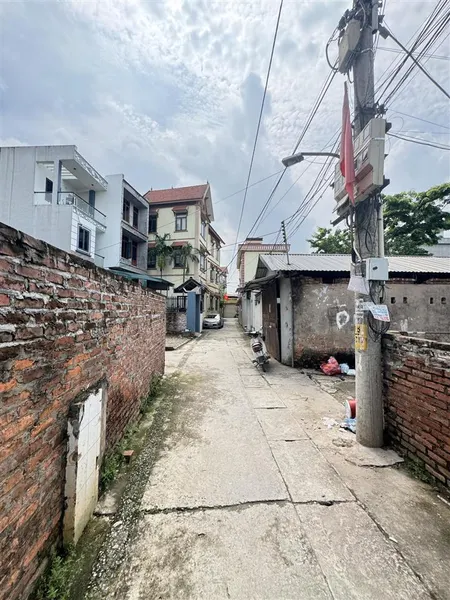 Vân côn xã an khánh sát uỷ ban trụ sở công an xã an khánh e cần bán mảnh 50m2 đường ô tô vào cửa