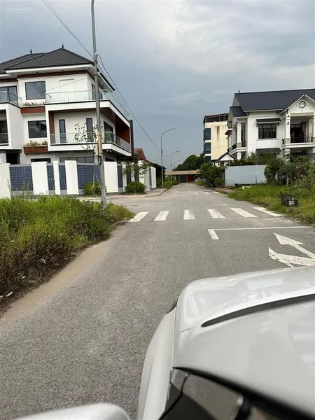 Em có mấy mảnh đất đấu giá khu cầu lọc xã ngọc tảo, phúc thọ, hà nội. giá đầu tư ạ. đt 0976 613 ***