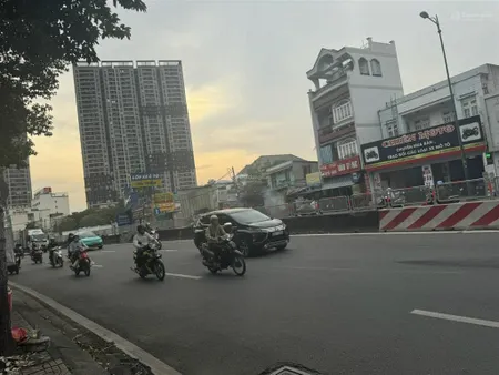 Mặt tiền phạm văn đồng, đối diện chung cứ opal boulevard 317m2