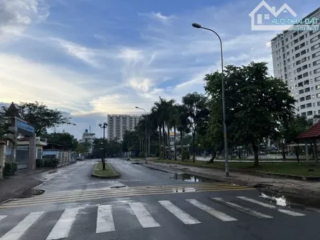 Bán đất mặt tiền - diện tích 280m2 - sổ riêng - đối diện Resort Phương Nam - giá rẻ