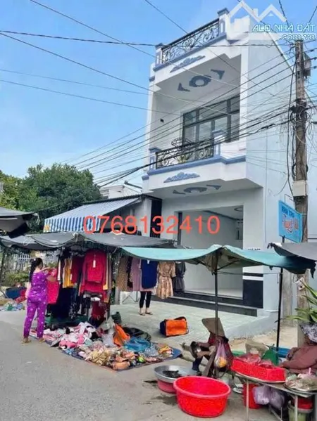 Bán Gấp 2 Căn Nhà Mặt Tiền Kinh Doanh Chợ Bình Chánh đang cho thuê 8Tr/tháng Đường 8m