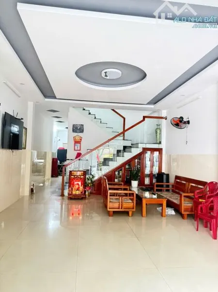 Bán nhà 3 tầng mặt tiền đường Phạm Tu gần Dương Tự Minh gần Biển 83m đất giá chỉ 12 tỷ 3