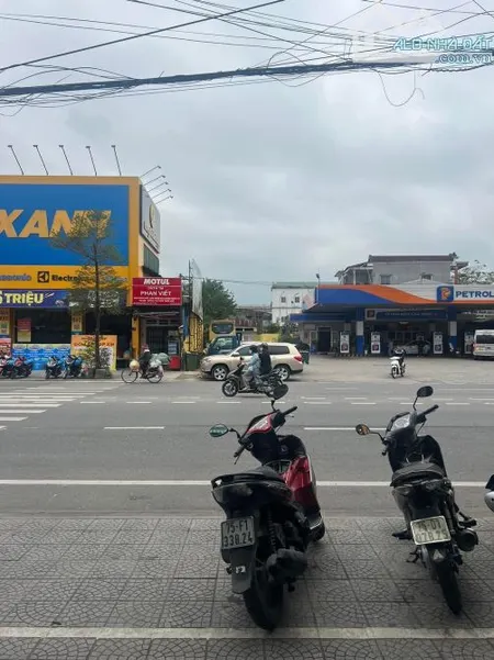 Bán 650m2 Mặt Tiền Hùng Vương đang cho thuê Store- Ngay Điện máy xanh An cựu