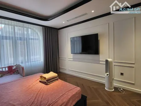 #Bán căn nhà ở phố Thạch Bàn 46m2. Giá 7.8 tỷ. Mặt tiền 5.5m. Nhà 6 tầng thang máy
