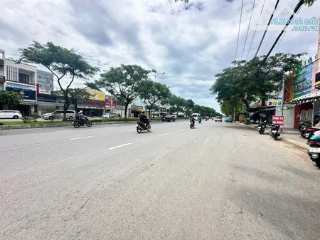 Bán đất mặt tiền đường Lê Văn Hiến ngay đối diện TRUNG TÂM THƯƠNG MẠI 2000 tỷ sắp khởi côn
