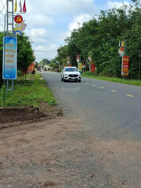Bán đất dt 348,4m2 thổ cư 100m2 tại xã an long, phú giáo, bình dương ( giá 2,5 triệu / m2shr )