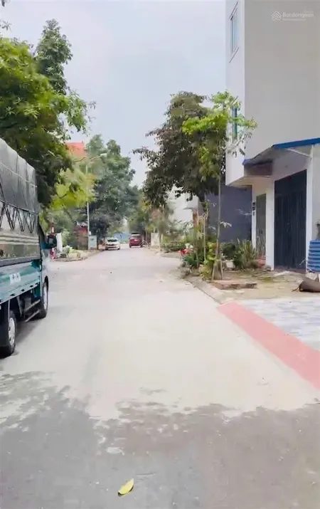 Bán đất tặng sẵn nhà cấp 4 về ở được luôn diện tích 83m ô tô chạy thông cực đẹp tại cổ bi gia lâm