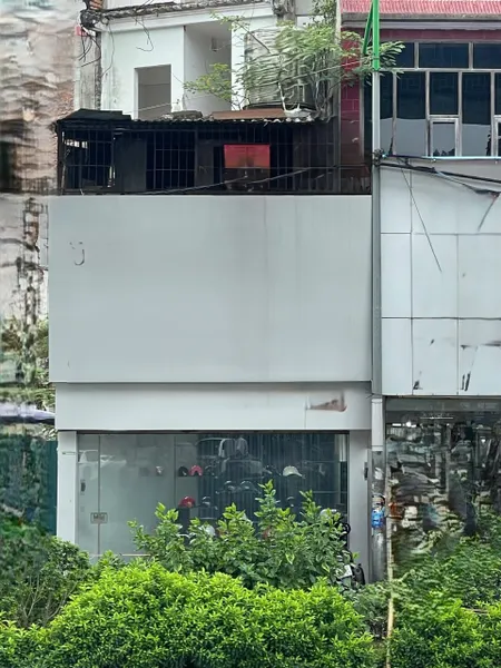 Cho thuê MBKD Mặt Phố Cầu Giấy KD Thời trang, lưu niệm.. 3 tầng, 10 Triệu/th