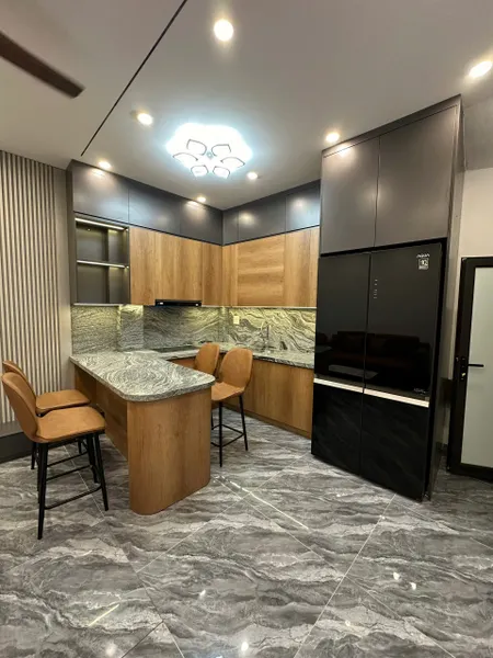 CHO THUÊ NHÀ NGUYÊN CĂN 5 TẦNG TẠI PHỐ VIỆT HƯNG- LONG BIÊN.