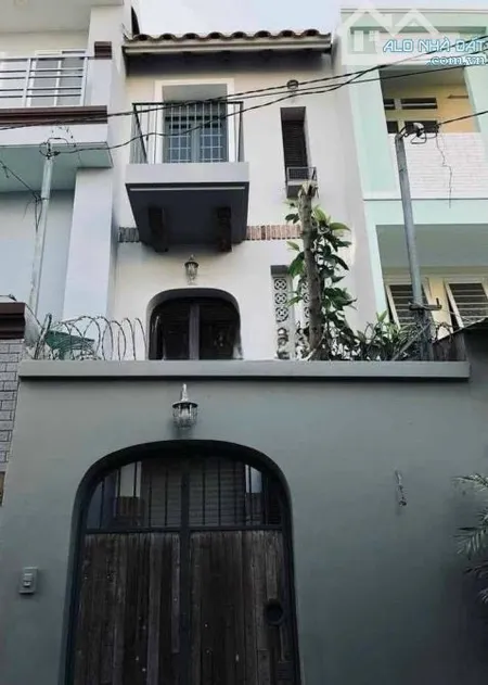 Bán gấp nhà đẹp Hoà Hưng, Quận 10, 53m2, hđt 11tr/tháng được bán với giá 1 tỉ 530