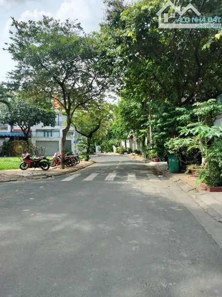 Bán căn góc 2 Mặt Tiền đường số khu Trung sơn cạnh cầu himlam Q7 DT:10x20 - giá ;29 Tỷ