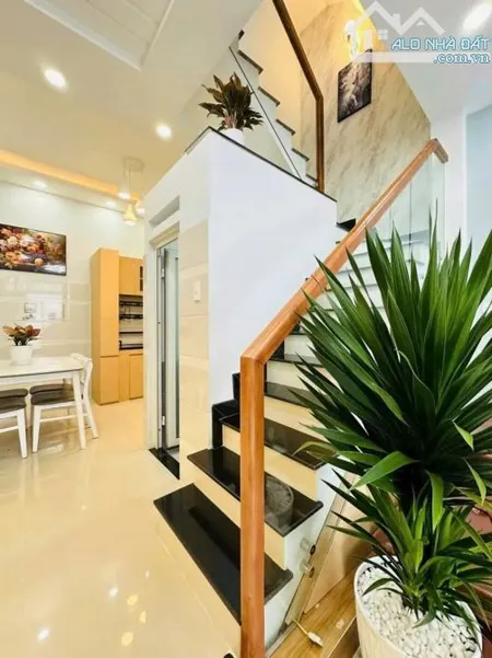 Chỉ với 2 tỷ 650 triệu mua nhà đẹp đường số 17, H.B.Chánh, Q.Thủ Đức, 75m2, sẵn HĐ thuê