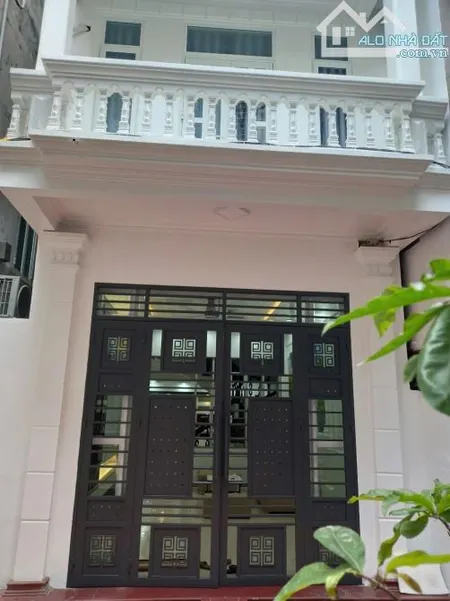 Bán nhà ngõ 258 Miếu hai Xã -dư hàng