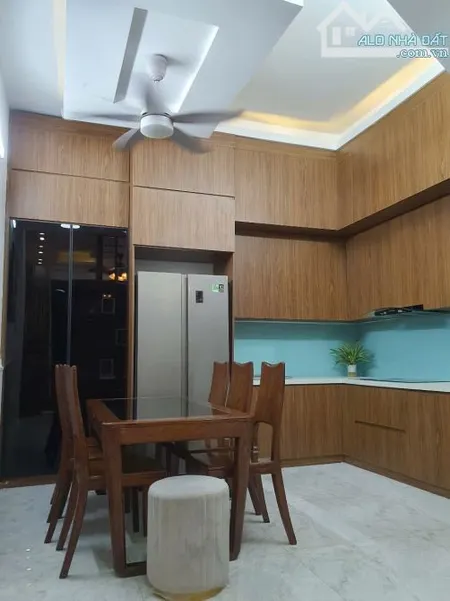 Bán nhà 4 tầng rộng, phố Trần Khát Chân, quận Hai Bà Trưng