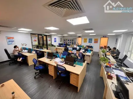 BÁN BIỆT THỰ MẶT PHỐ KĐT DỊCH VỌNG, NHÀ 2 MẶT ĐƯỜNG, 215M2 CÓ HẦM, CHO THUÊ 200 TRIỆU/THÁN